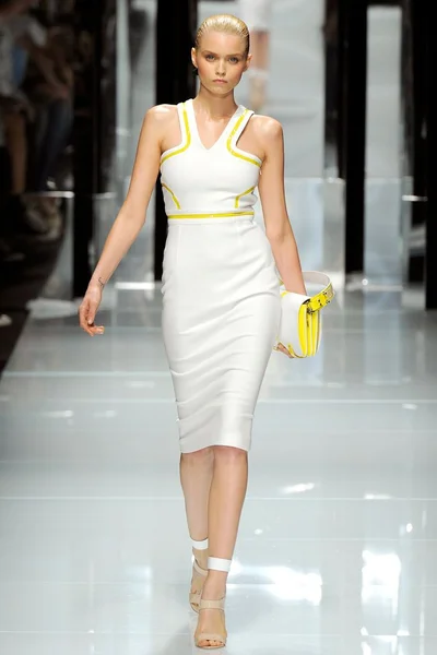 Look 3